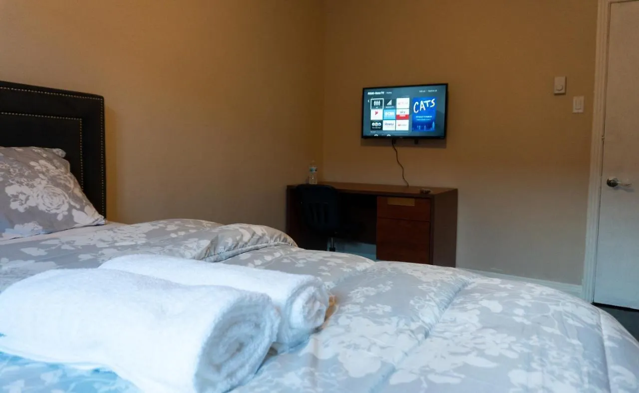 Montreal Home - Affordable Rooms With Smart Tv, Shared Kitchen