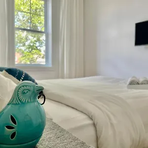 Bed & Breakfast Lumineuse Et Confortable, Montreal